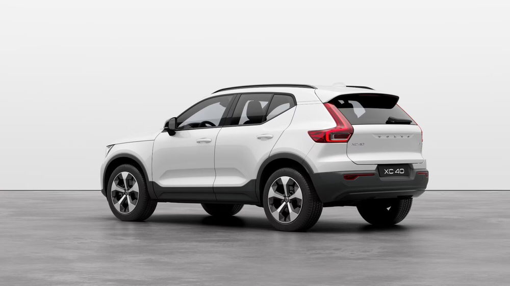 Volvo XC40 nuova a Como (2)