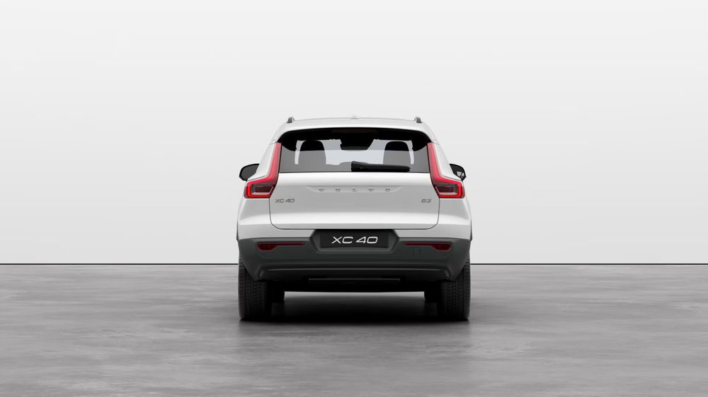 Volvo XC40 nuova a Como (4)