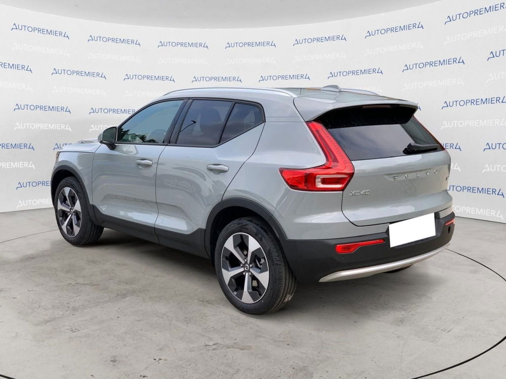 Volvo XC40 nuova a Como (5)