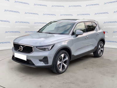 Volvo XC40 B3 automatico Core  nuova a Como