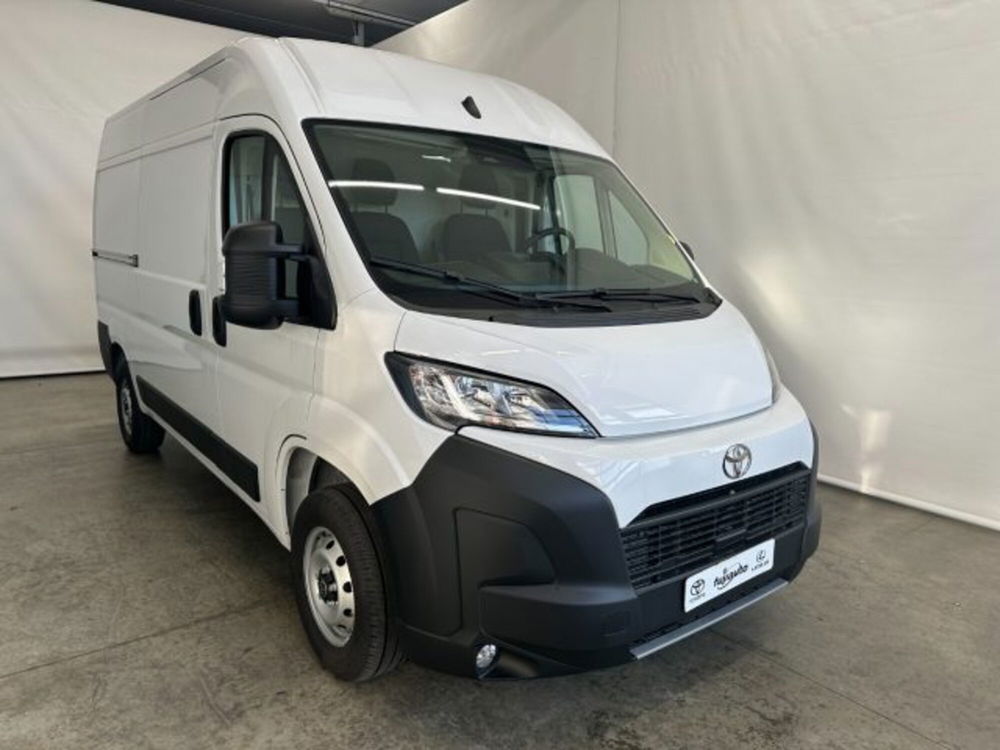 Toyota Proace nuova a Cuneo (2)