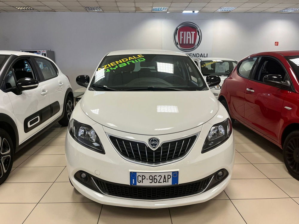 Lancia Ypsilon usata a Milano (2)