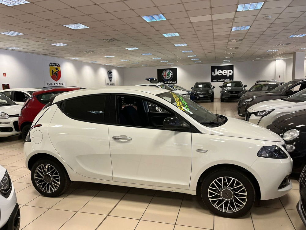 Lancia Ypsilon usata a Milano (5)