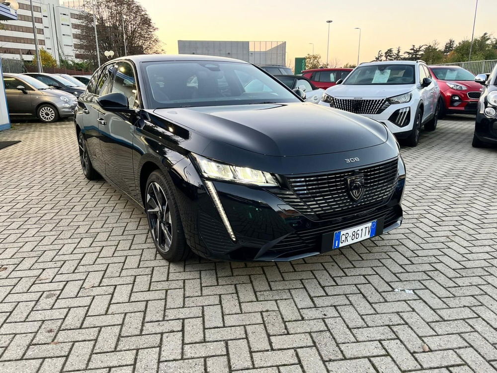 Peugeot 308 SW nuova a Milano (3)