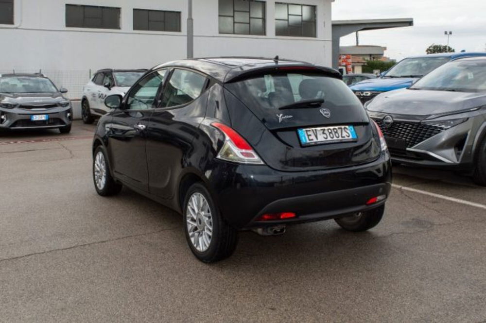 Lancia Ypsilon usata a Latina (5)