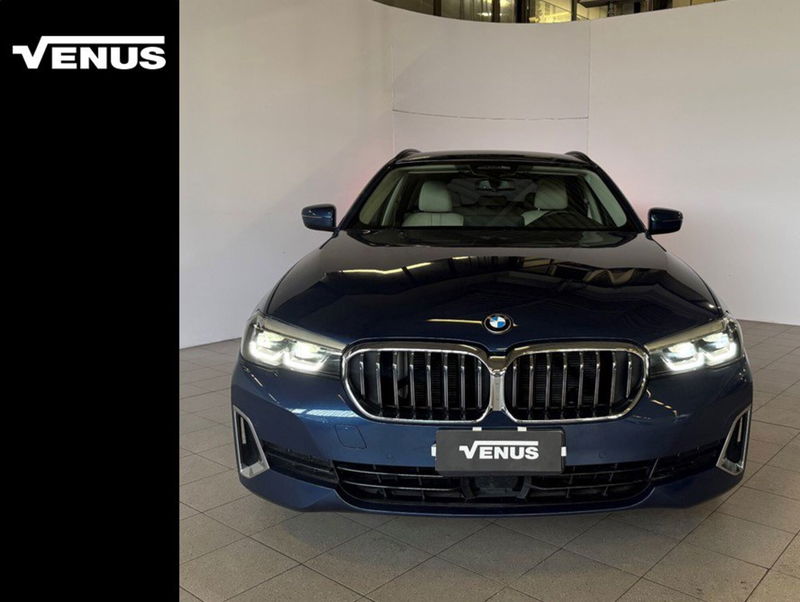 BMW Serie 5 Touring 520d 48V xDrive  Luxury  del 2022 usata a Monza