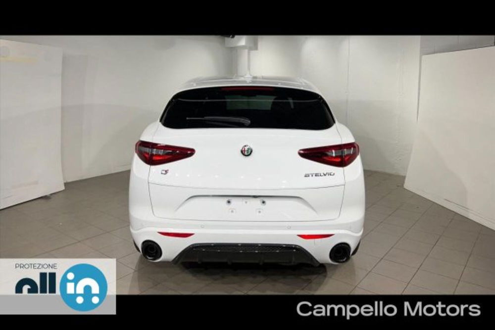 Alfa Romeo Stelvio nuova a Venezia (6)