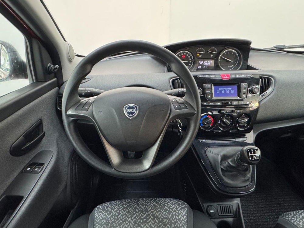 Lancia Ypsilon usata a Como (10)