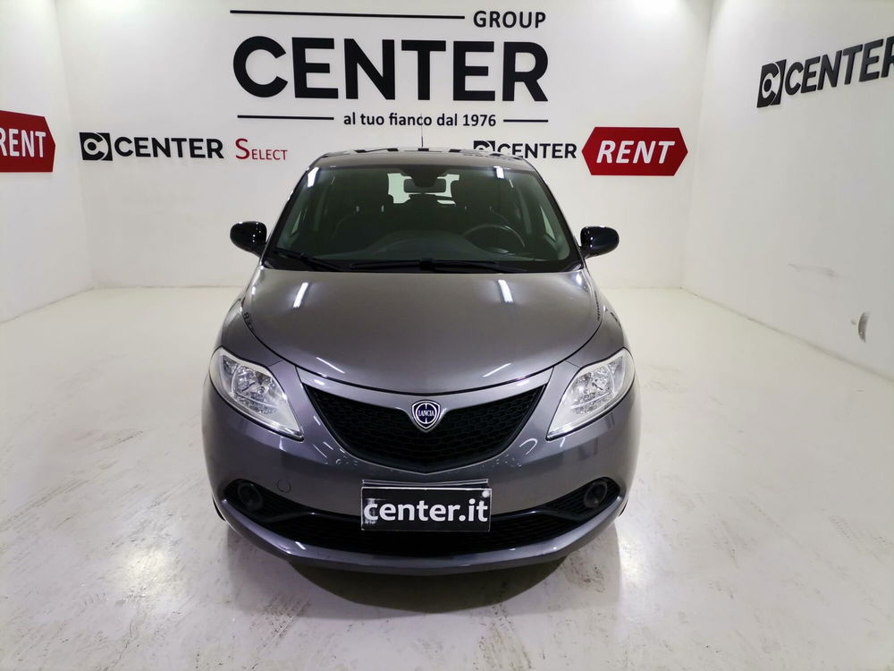 Lancia Ypsilon usata a Salerno (2)