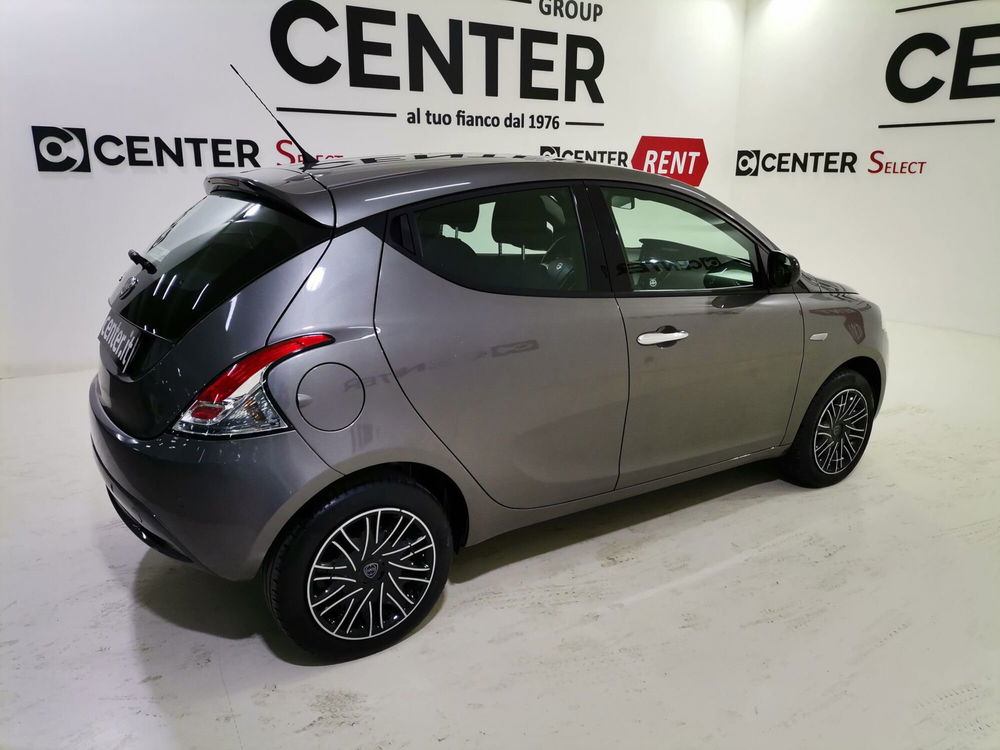 Lancia Ypsilon usata a Salerno (4)