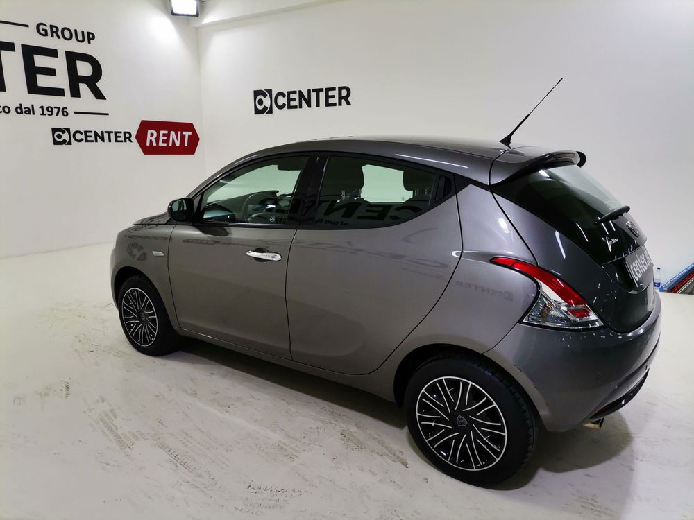 Lancia Ypsilon usata a Salerno (6)