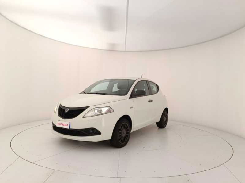 Lancia Ypsilon 1.0 FireFly 5 porte S&amp;S Hybrid Ecochic Silver  del 2021 usata a Treviso