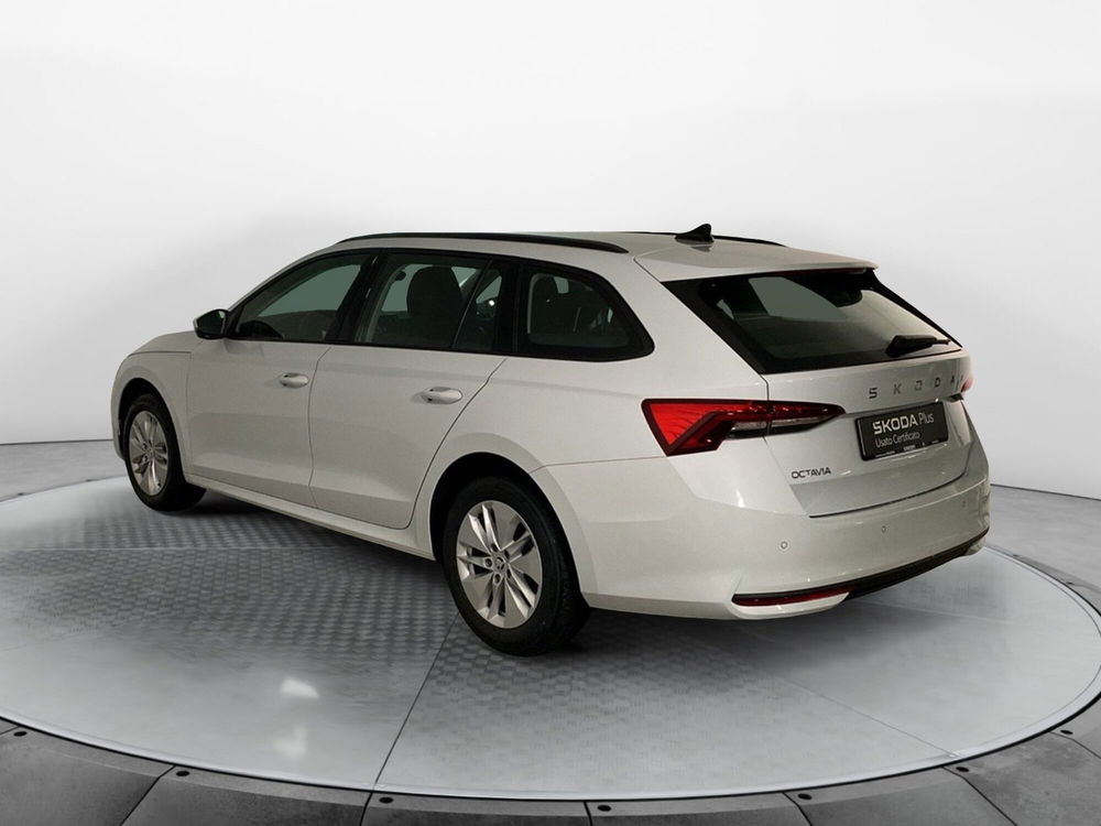 Skoda Octavia Station Wagon nuova a Varese (4)