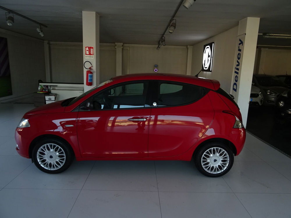 Lancia Ypsilon usata a Lucca (2)