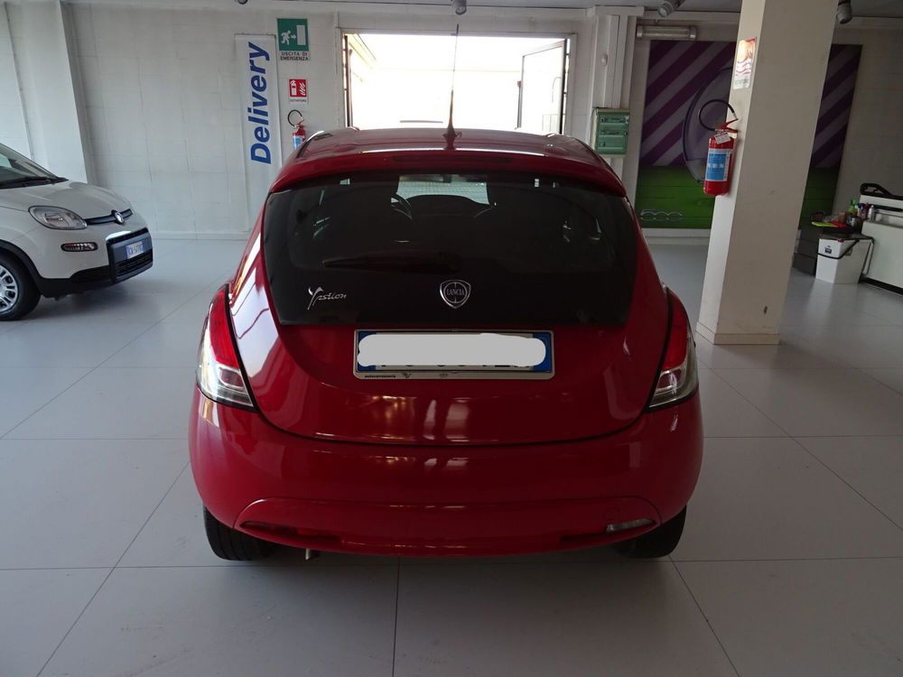 Lancia Ypsilon usata a Lucca (4)