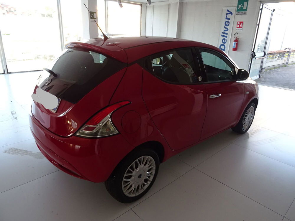 Lancia Ypsilon usata a Lucca (5)