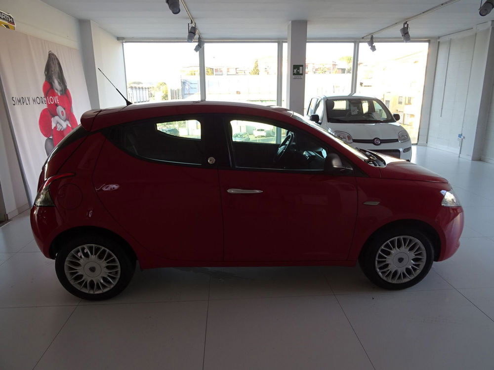 Lancia Ypsilon usata a Lucca (6)