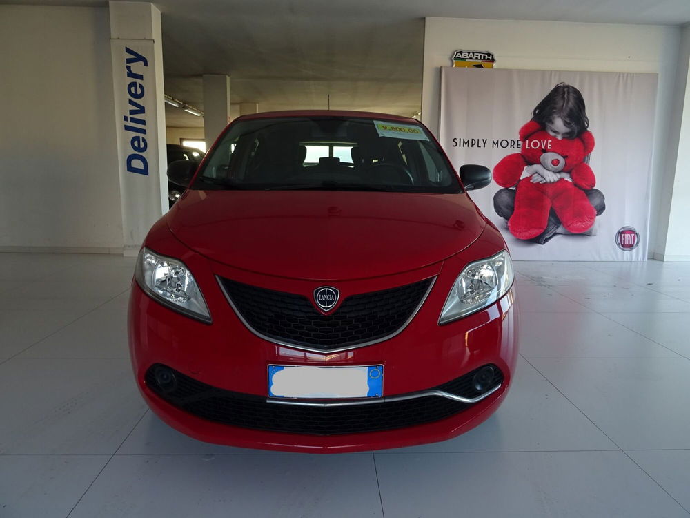 Lancia Ypsilon usata a Lucca (8)