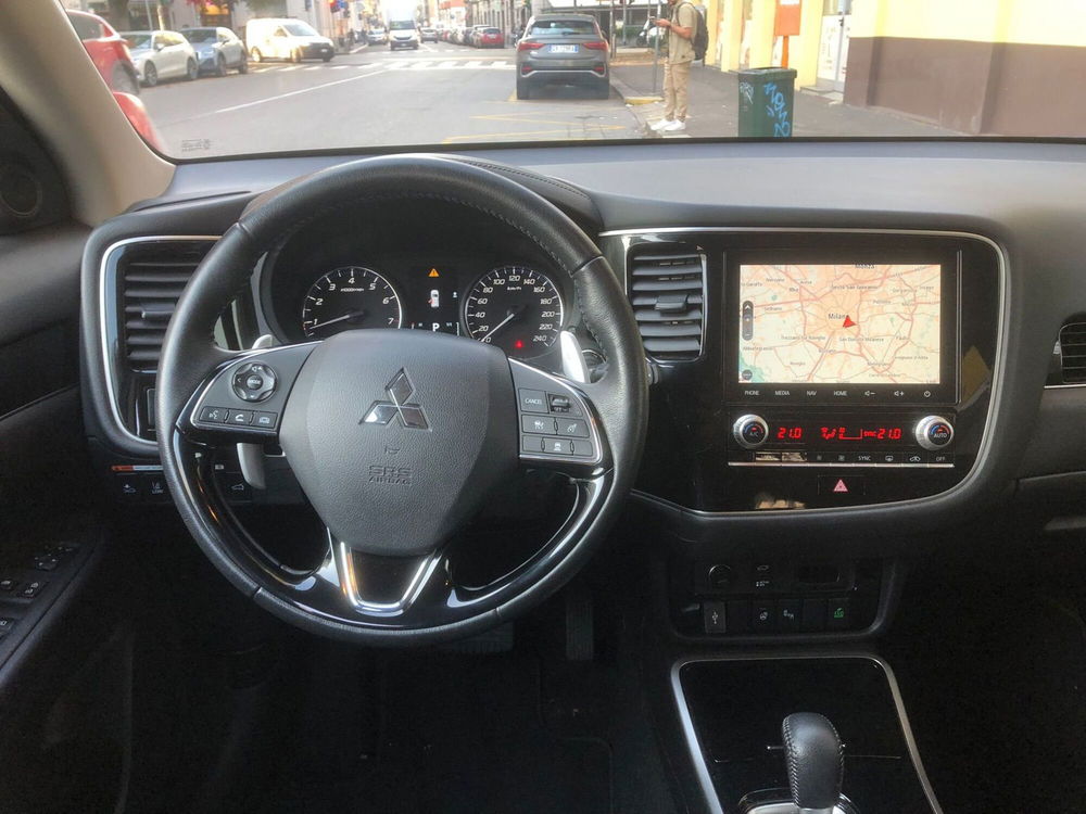 Mitsubishi Outlander usata a Milano (10)