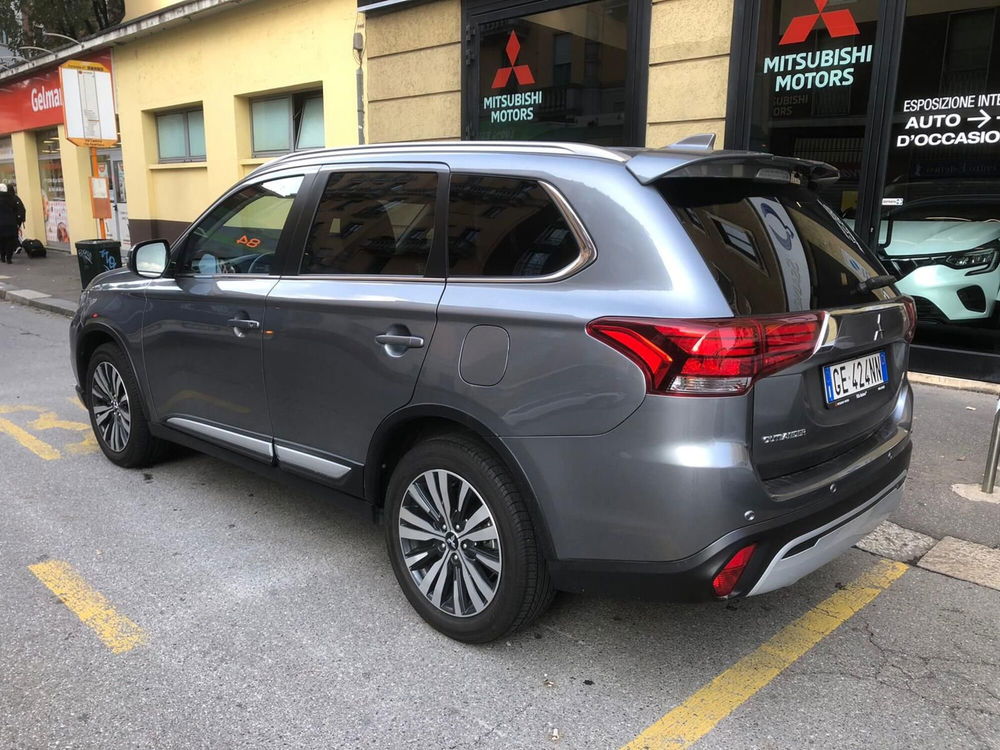 Mitsubishi Outlander usata a Milano (2)