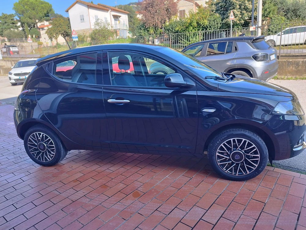 Lancia Ypsilon usata a Arezzo (5)