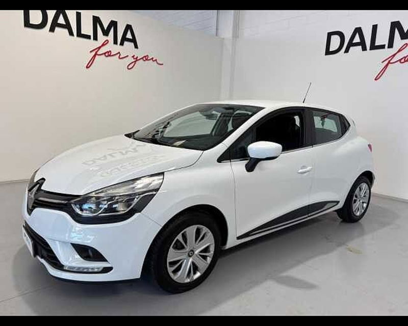 Renault Clio TCe 12V 90CV Start&amp;Stop 5 porte Energy Zen del 2017 usata a Solaro