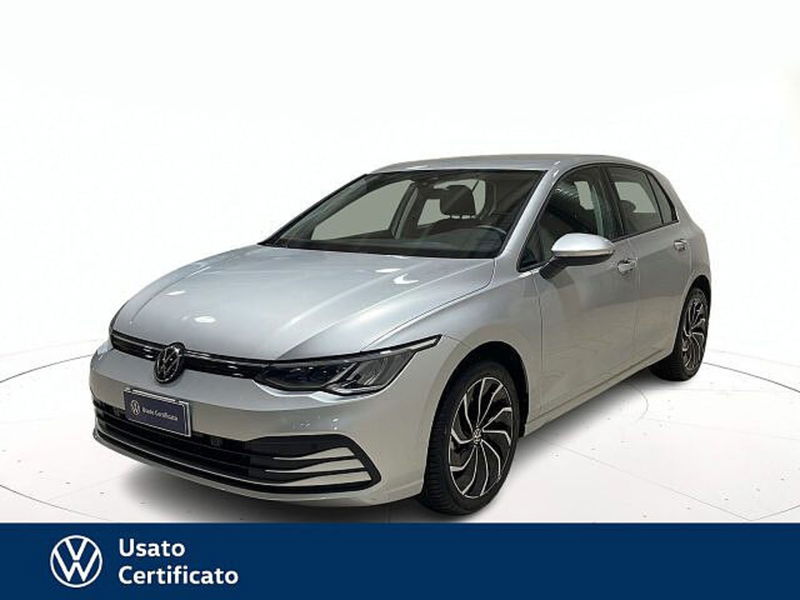 Volkswagen Golf Variant 1.0 eTSI EVO DSG Life del 2024 usata a Vicenza