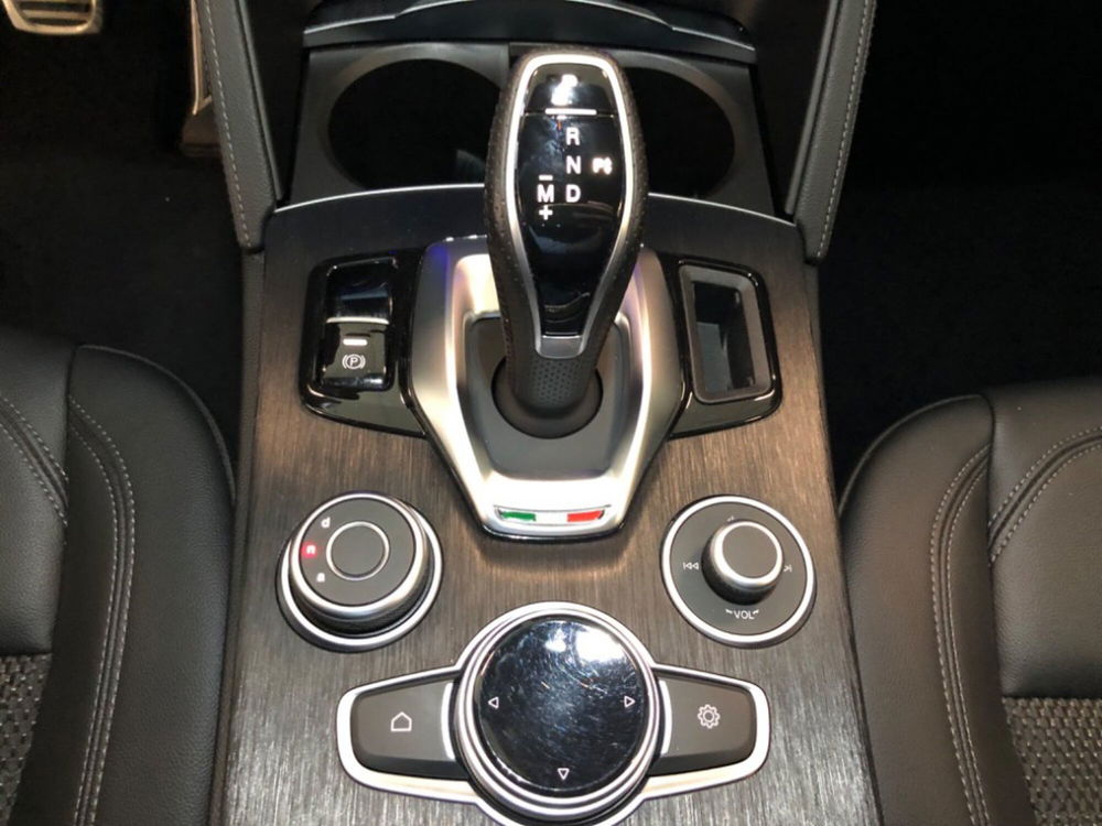 Alfa Romeo Stelvio usata a Grosseto (12)