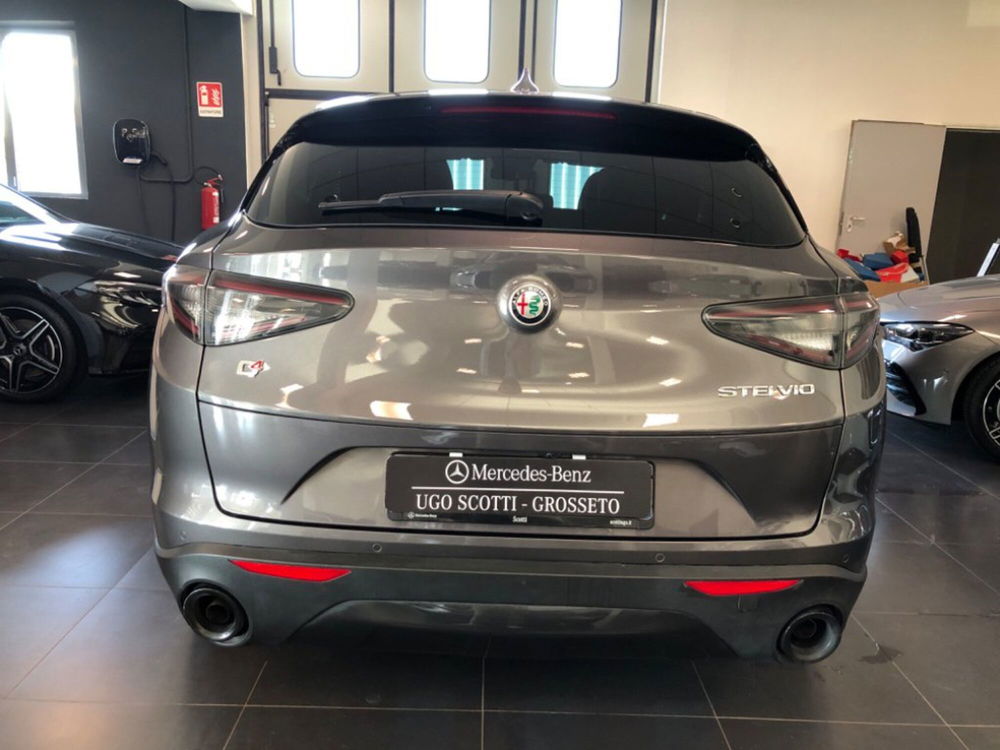 Alfa Romeo Stelvio usata a Grosseto (4)