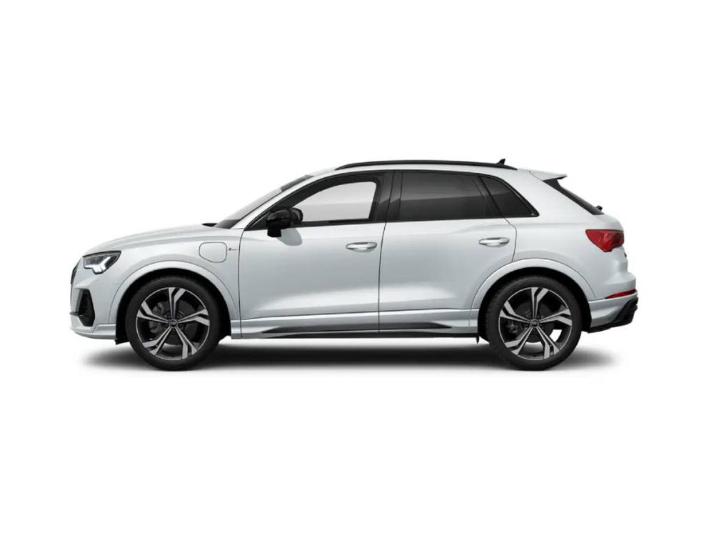 Audi Q3 Sportback nuova a Novara (2)