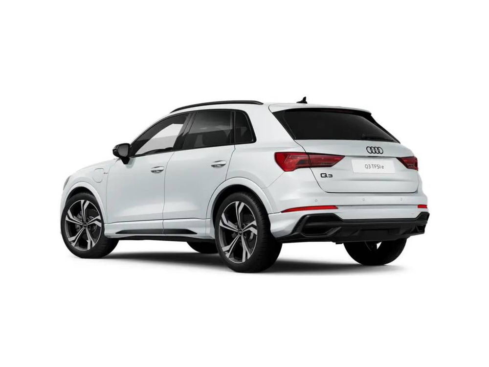 Audi Q3 Sportback nuova a Novara (3)