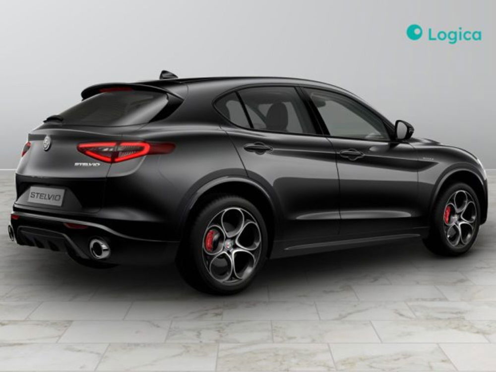 Alfa Romeo Stelvio nuova a Biella (2)