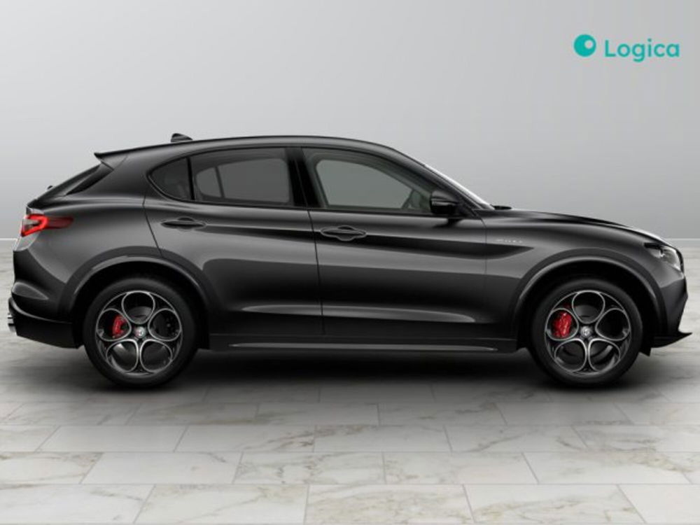 Alfa Romeo Stelvio nuova a Biella (3)