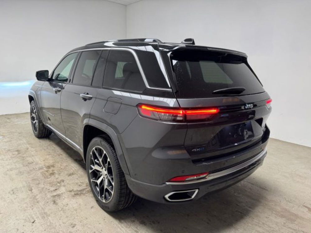 Jeep Grand Cherokee nuova a Biella (3)