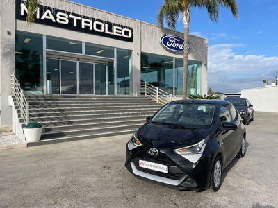 Toyota Aygo 1.0 VVT-i 72 CV 5 porte x-cite del 2020 usata a Tricase