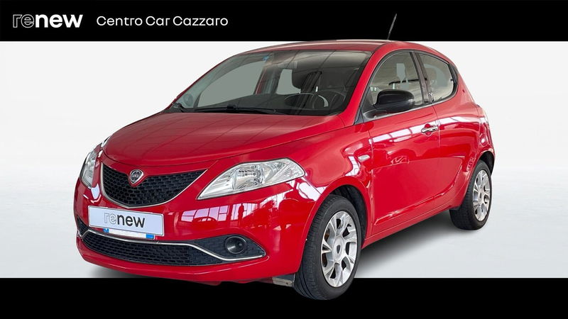 Lancia Ypsilon 1.2 69 CV 5 porte Gold  del 2015 usata a Saronno