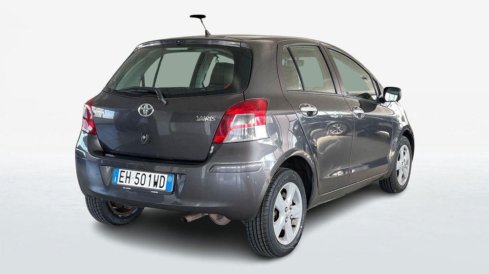 Toyota Yaris usata a Varese (2)