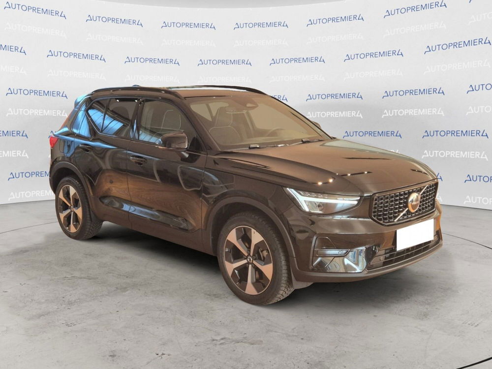 Volvo XC40 nuova a Como (2)