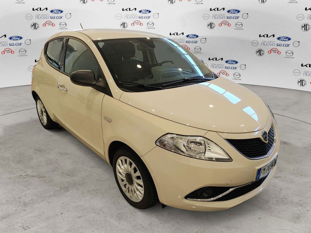 Lancia Ypsilon usata a Vercelli