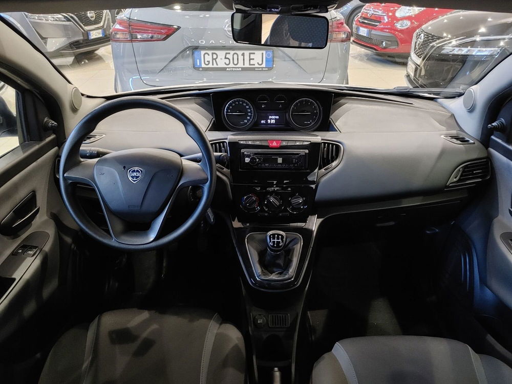 Lancia Ypsilon usata a Vercelli (7)