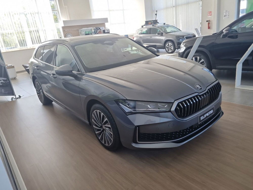 Skoda Superb Station Wagon nuova a Potenza (3)