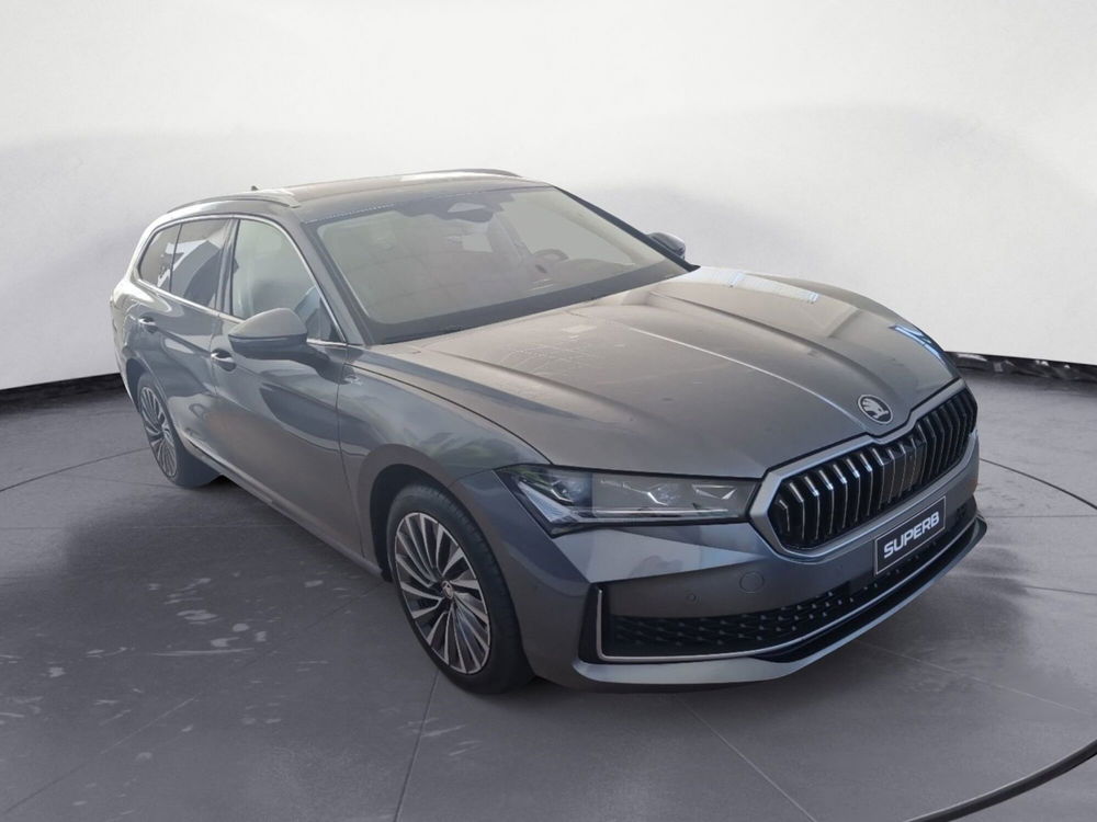 Skoda Superb Station Wagon nuova a Potenza (3)