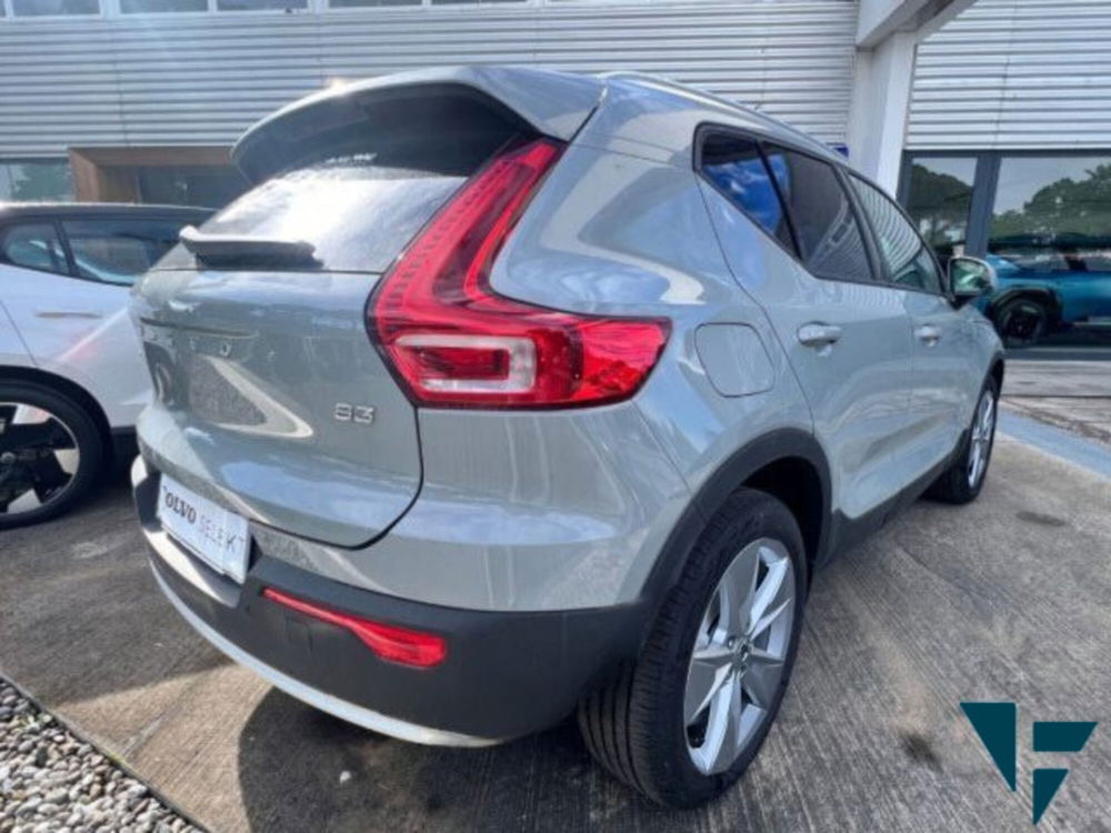 Volvo XC40 nuova a Udine (5)