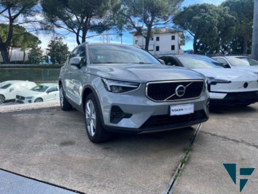 Volvo XC40 nuova a Udine (4)