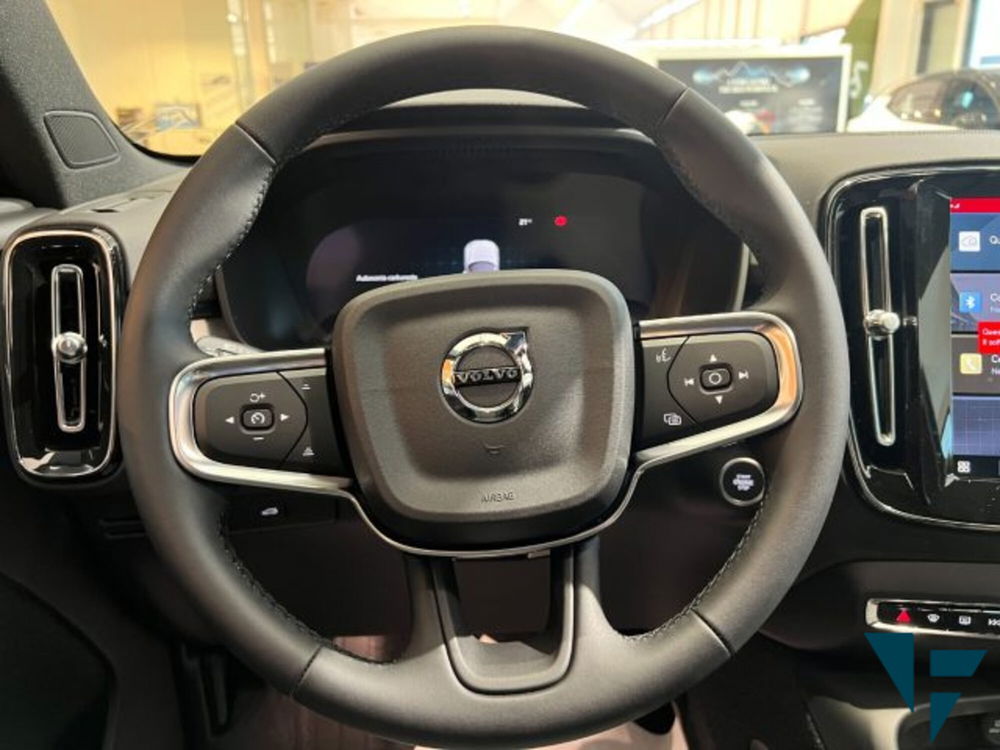 Volvo XC40 nuova a Udine (11)