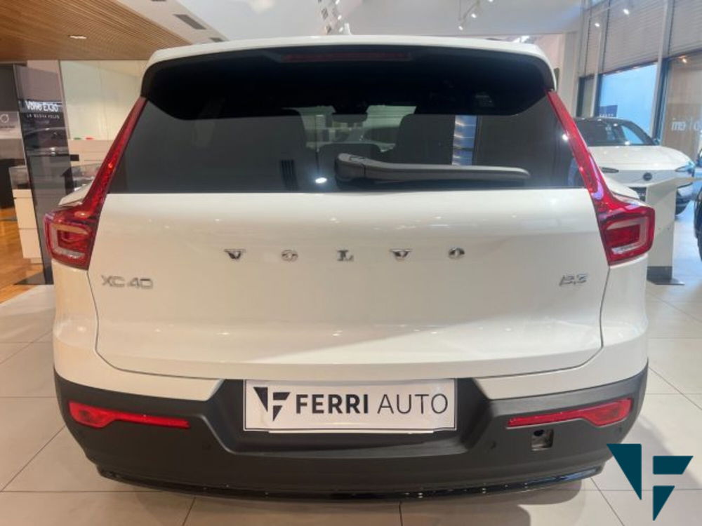 Volvo XC40 nuova a Udine (6)