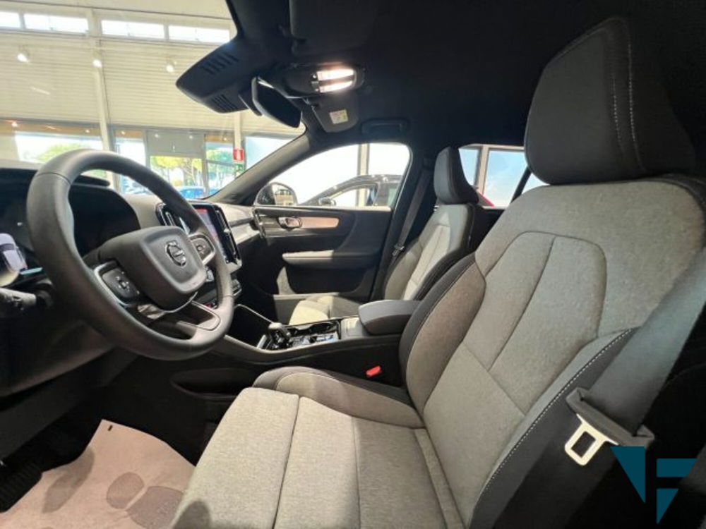 Volvo XC40 nuova a Udine (9)