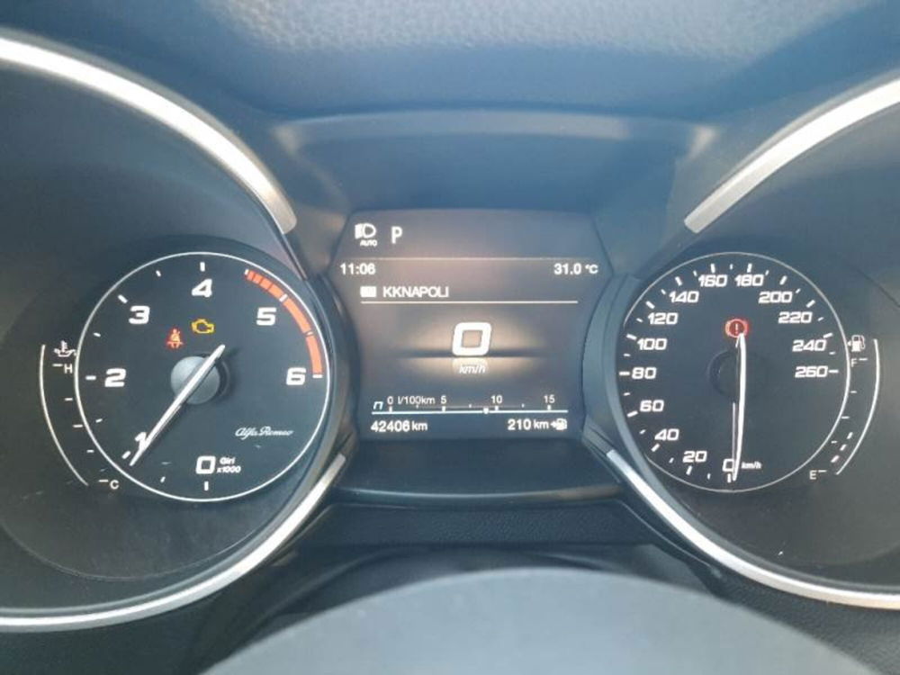 Alfa Romeo Stelvio usata a Salerno (10)