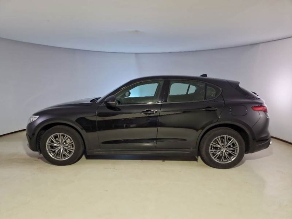 Alfa Romeo Stelvio usata a Salerno (3)