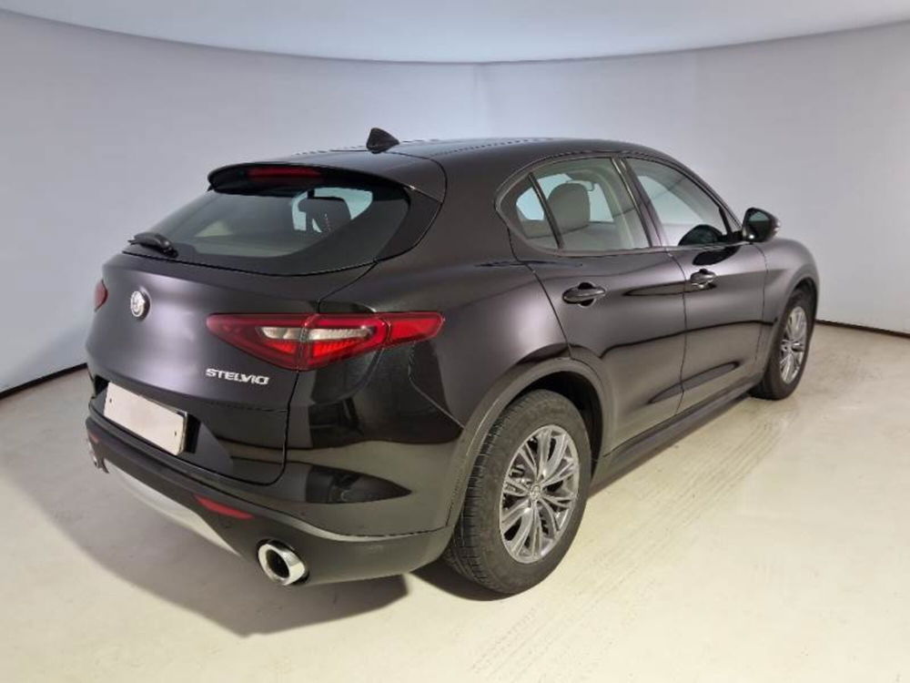 Alfa Romeo Stelvio usata a Salerno (6)